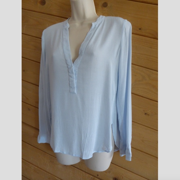 Vince. 4 Deep V-neck Long Sleeve Blouse Light Blue - Picture 3 of 8